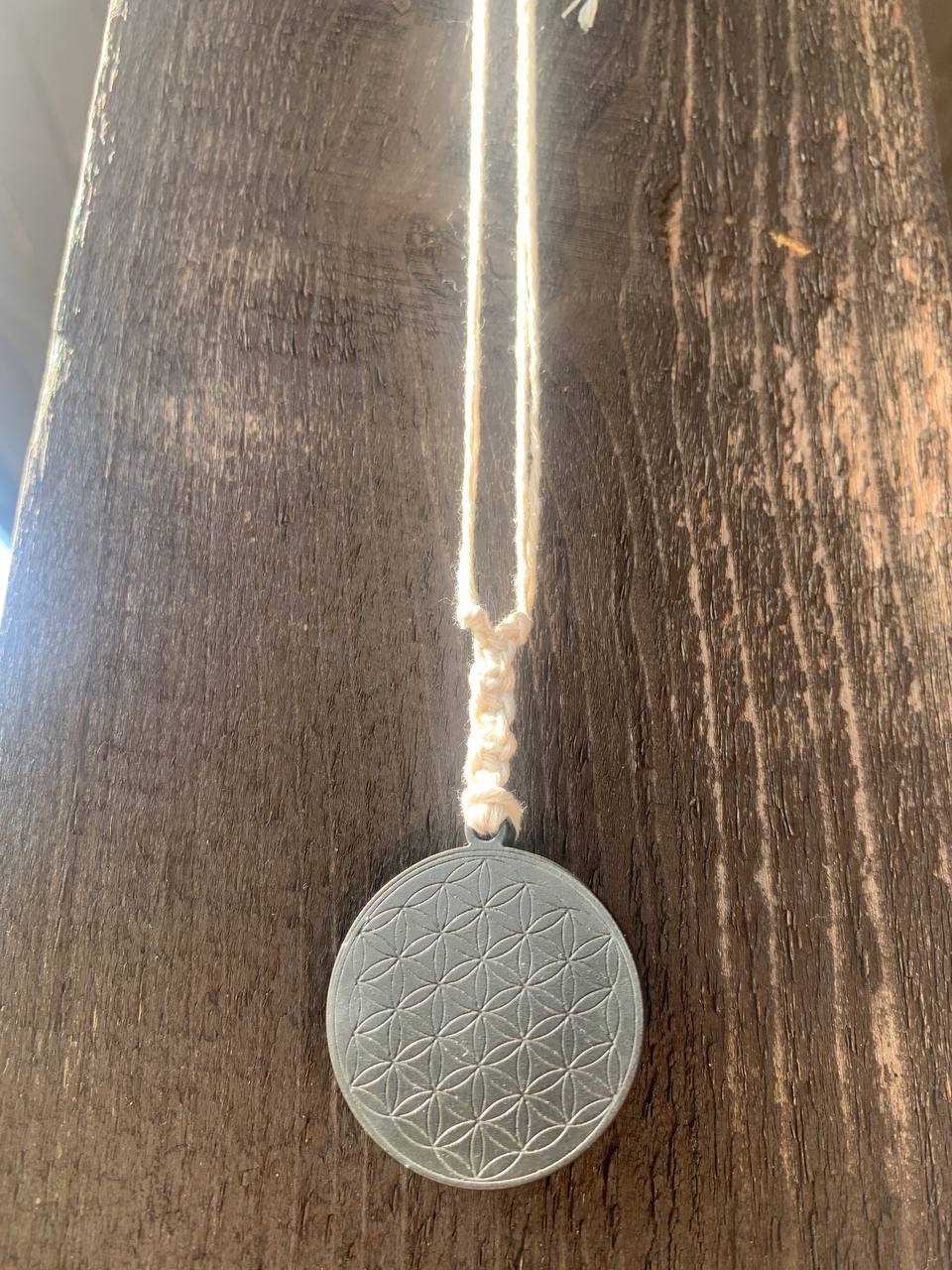 Paramagnētiskais Bazalta amulets - Dzīvības zieds