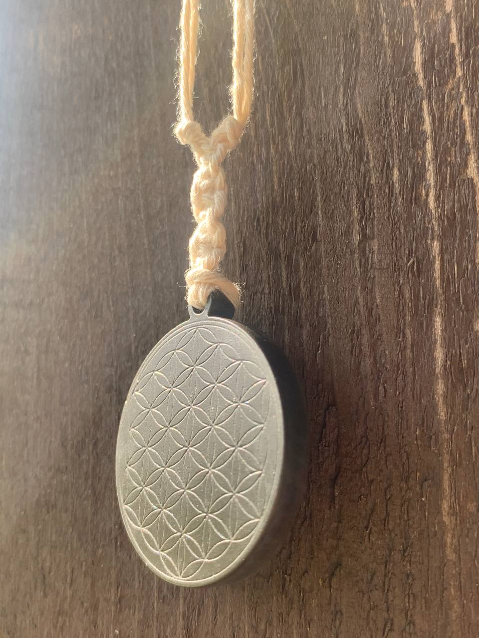 Paramagnētiskais Bazalta amulets - Dzīvības zieds