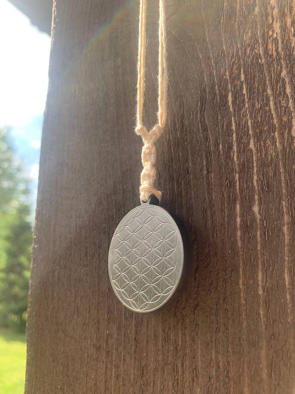 Paramagnētiskais Bazalta amulets - Dzīvības zieds