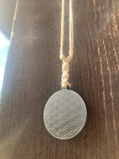 Paramagnētiskais Bazalta amulets - Dzīvības zieds