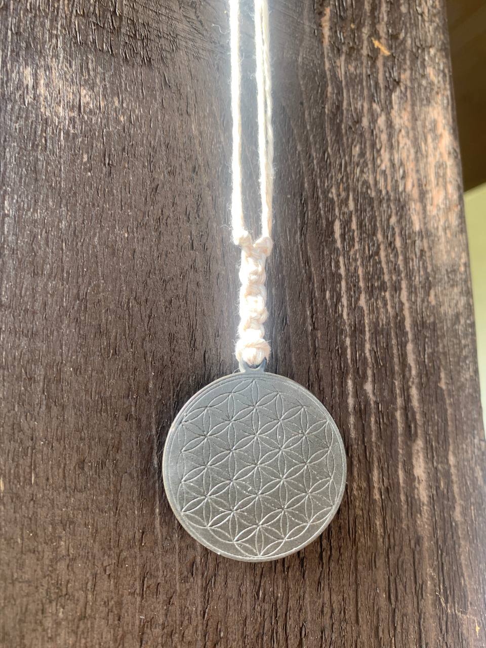 Paramagnētiskais Bazalta amulets - Dzīvības zieds