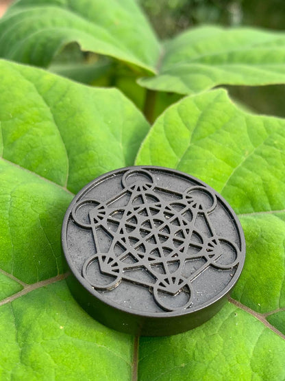 Paramagnētiskais Bazalta kabatas talismans - Metatrona kubs