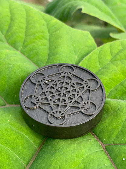 Paramagnētiskais Bazalta kabatas talismans - Metatrona kubs